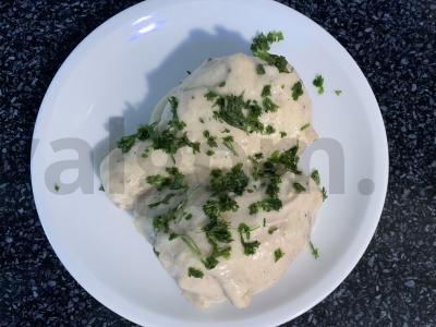 Vištiena pieno padaže pagrindine nuotrauka