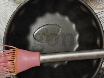 Varškės desertas su įvairiaspalviais cukatais ant topinamburo Žingsnis 4