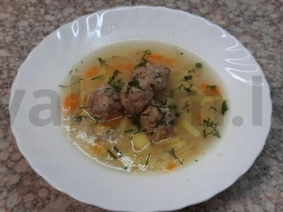 Vištienos faršo sriuba su kukuliais pagrindine nuotrauka