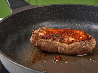 Antienos krūtinėlė keptuvėje Žingsnis 4