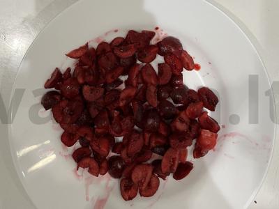 Vyšnių konfitas su malonia rūgštelė Žingsnis 1