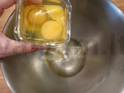 Pyragas iš kvietinių miltų su aguonomis Žingsnis 1