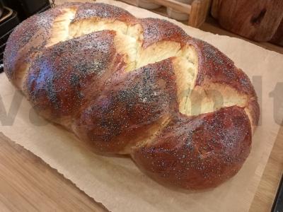 Pyragas iš kvietinių miltų su aguonomis pagrindine nuotrauka