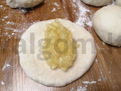 Kepiniai su mielėmis, obuoliais ir apelsinais Žingsnis 7