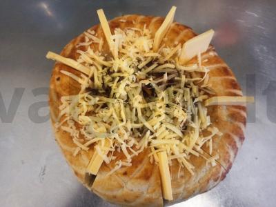 Kepinys su grybais, svogūnais ir sūriu Žingsnis 7