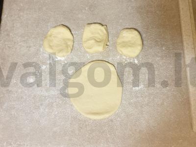 Pyragėliai su sūriu ir vištiena Žingsnis 4