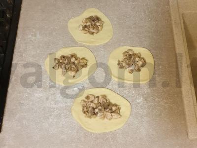 Pyragėliai su sūriu ir vištiena Žingsnis 5