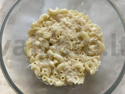 Makaronų apkepas su kiaušinių-jogurto užpilu ir sūriu Žingsnis 4