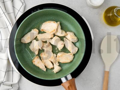 Uzbekų vištienos ir makaronų sriuba Žingsnis 2