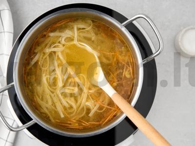 Uzbekų vištienos ir makaronų sriuba Žingsnis 5