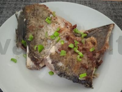 Keptas lydekas su traškia kvapnia plutele pagrindine nuotrauka