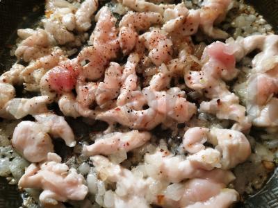 Įdaras blynams iš vištienos krūtinėlės ir grybų Žingsnis 3