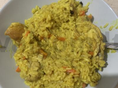 Kvapnus plovas su vištiena ir barbaru pagrindine nuotrauka