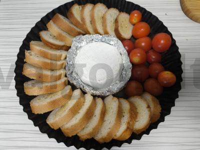 Kepamas kamambero sūris su bagetu ir vyšniniais pomidorais Žingsnis 2