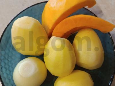 Bulvių-moliūgų blynai „Laukiant saulės“ Žingsnis 1