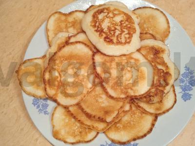 Blynai su raugintu pienu ir obuoliais Žingsnis 7