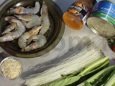 Azijietiška salotų su jūros gėrybėmis ir funčozomis Žingsnis 1