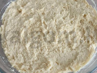 Varškės pyragas su slyvomis Žingsnis 3