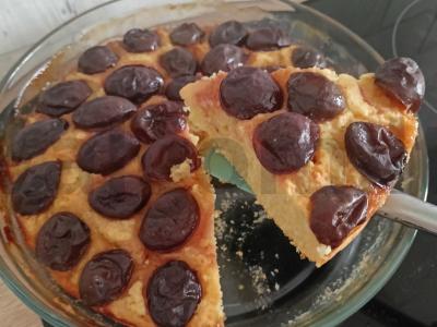 Varškės pyragas su slyvomis pagrindine nuotrauka