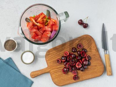 Šaltas pomidorų sriuba su vyšniomis Žingsnis 3