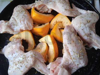 Vištienos sparneliai, kepti su patisonu ir rozmarinu Žingsnis 3