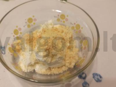 Užkandis su raudonąja žuvimi ant krekerių Žingsnis 1