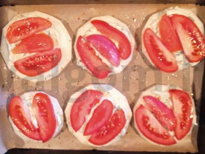 Kepti cukinijos su pomidorais ir sūriu Žingsnis 4