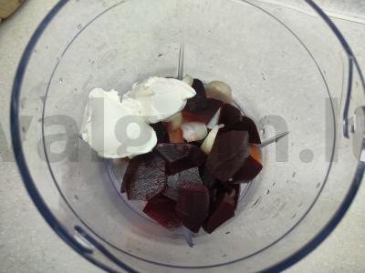 Užkandžių sumuštiniai su silke ir burokėlių musu Žingsnis 1