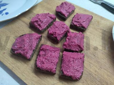 Užkandžių sumuštiniai su silke ir burokėlių musu Žingsnis 5