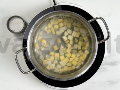 Sriuba su koldūnais Žingsnis 1