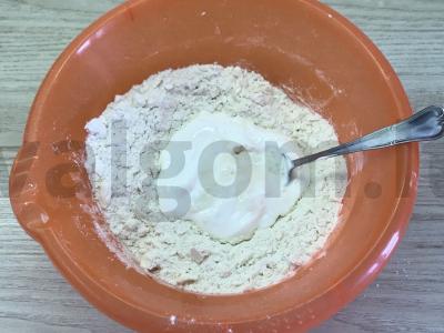 Rageliai su riešutais ir cukraus pudra Žingsnis 2