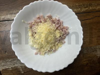 Trikampiai iš lavašo su dešros, sūrio ir kukurūzų įdaru Žingsnis 2