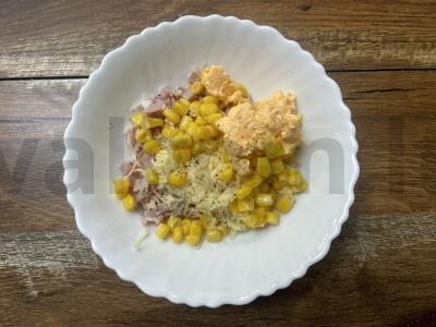 Trikampiai iš lavašo su dešros, sūrio ir kukurūzų įdaru Žingsnis 6