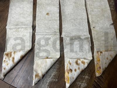 Trikampiai iš lavašo su dešros, sūrio ir kukurūzų įdaru Žingsnis 10