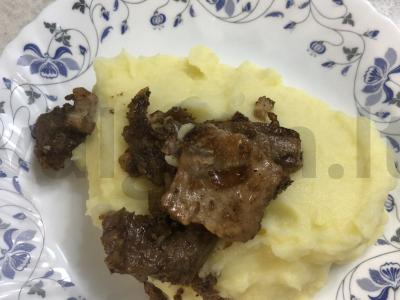 Bulvių košė su prieskoniais pieno pagrindu pagrindine nuotrauka