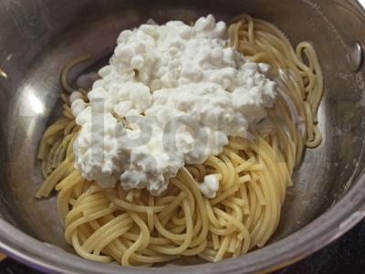 Sūrio-grietinėlės spageti Žingsnis 2