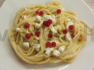 Sūrio-grietinėlės spageti pagrindine nuotrauka