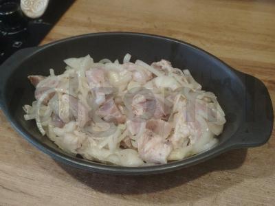 Sultinga kiauliena, kepta su svogūnais Žingsnis 3