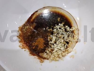 Aštrūs sparneliai su terijaki padažu ir malta imbieru Žingsnis 1