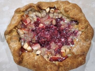 Skaniausia vegetariška galeta su vaisiais ir uogomis pagrindine nuotrauka