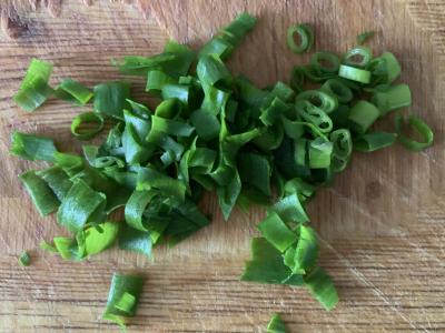 Sluoksniuota tešla su varške ir žolelėmis Žingsnis 1