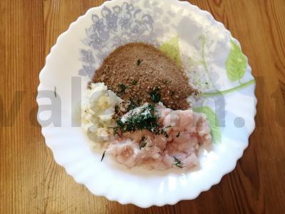 Vištienos meatballs su rugių sėlenomis Žingsnis 4