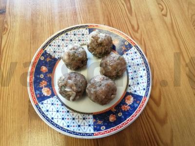 Vištienos meatballs su rugių sėlenomis Žingsnis 5