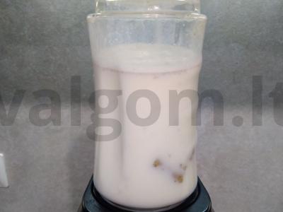 Raf-kava su halva, pagaminta iš espreso Žingsnis 2