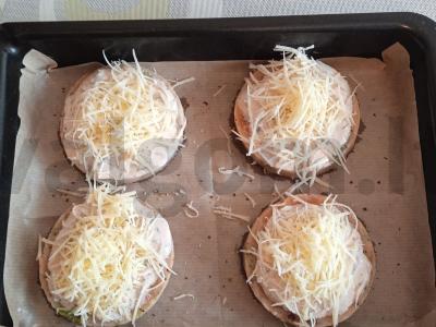 Lašiša, kepta po sūrio sluoksniu Žingsnis 4