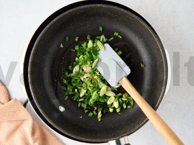 Žaliasis sriuba su omletu ir špinatais Žingsnis 5