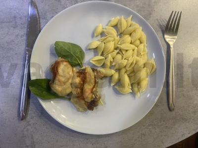 Kiaulienos eskalopas su pomidorais po sūrio plutele pagrindine nuotrauka