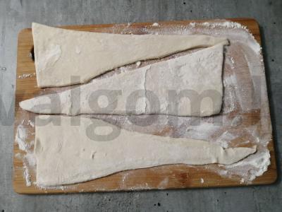 Sluoksniuoti rageliai su džemu Žingsnis 1