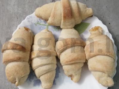 Sluoksniuoti rageliai su džemu pagrindine nuotrauka