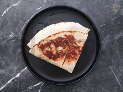 Lengvas ir greitas trikampis pusryčiams pagrindine nuotrauka